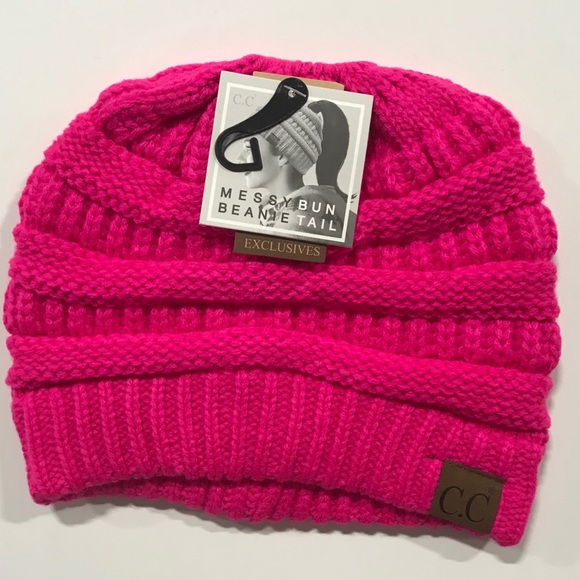 CC messy bun beanie - Picture 5 of 7